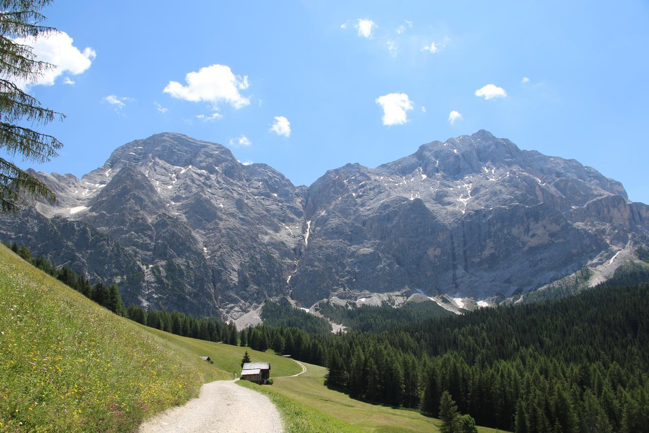 Hotel Alpenrose La Valle Buitenkant foto