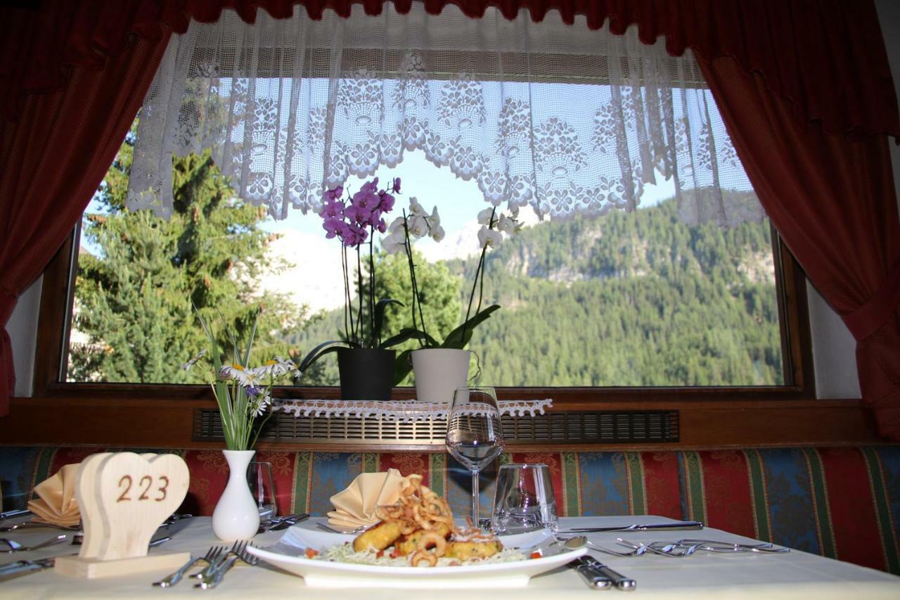 Hotel Alpenrose La Valle Buitenkant foto